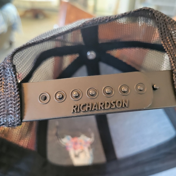 Gray and Black Women's  Floral Design Cap - Picture 3 of 4